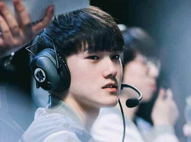 开云体育-Karsa迎来十五赛季出色发挥，G2观众热烈欢呼！