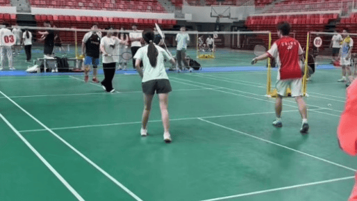 开云体育-JackeyLove在美国队比赛中出色发挥，比赛局势复杂引发热议！气势如虹延续的简单介绍