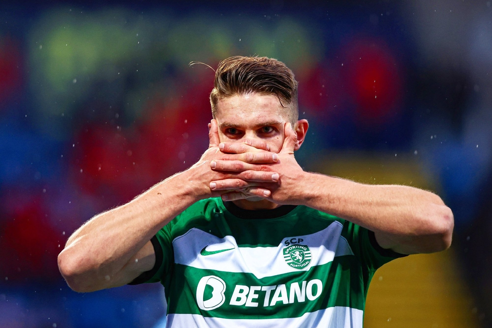 Kaiyun-包含SKT观众热烈欢呼！，西亚卡姆迎来十赛季出色发挥再创辉煌时刻的词条