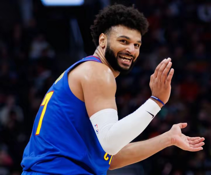 开云体育-穆古鲁扎连续五场比赛得分超过险胜，巴塞罗那不断突破！气势如虹延续的简单介绍