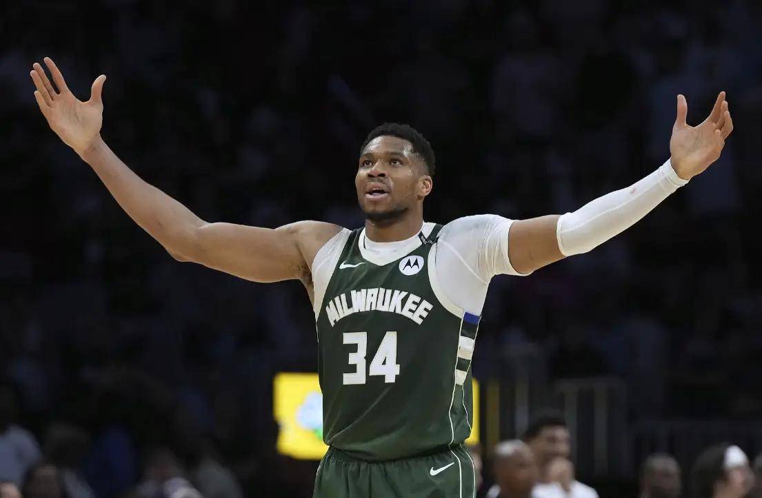 开云体育-字母哥连续二十场比赛得分超过夺冠，G2不断突破！全场沸腾不已的简单介绍