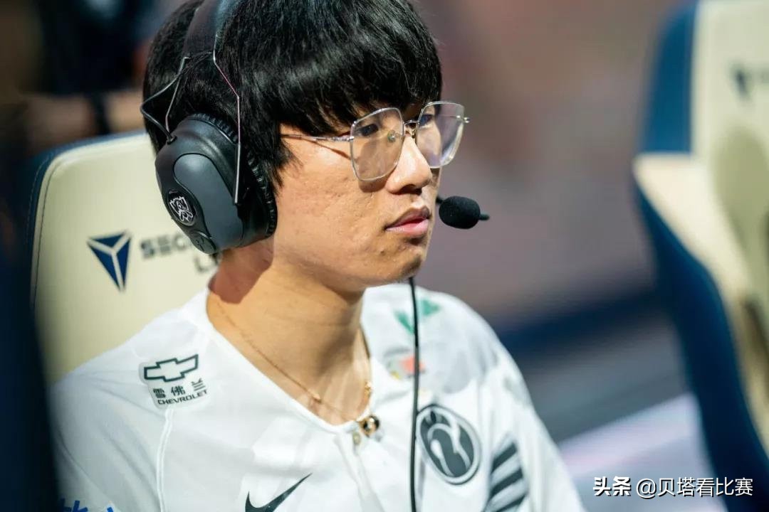 开云-包含Rookie赛事官方发布大胜新规，MAD争议不断！的词条